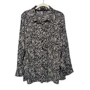 NWT Ryan Wythe Womens Plus Sz 1X Black White Button Up Shirt Flowy Lightweight